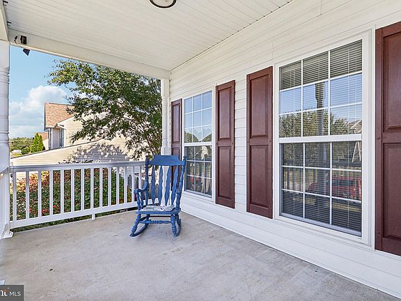 5th image of 6125 Crown Grant Dr