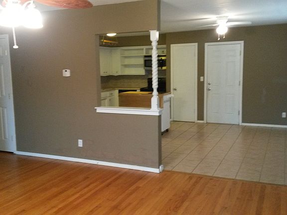 3rd image of 1 Dianna Dr