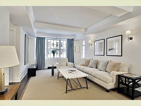 4th image of 28 E 10th St APT 2L