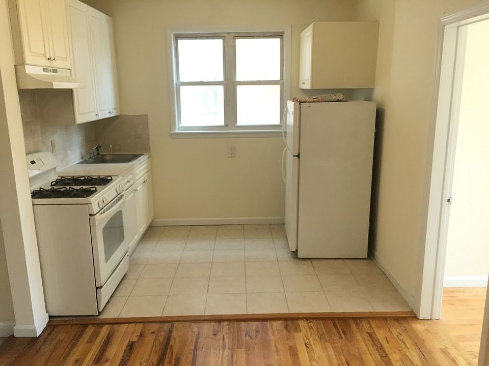 1st image of 2386 24th St APT 2