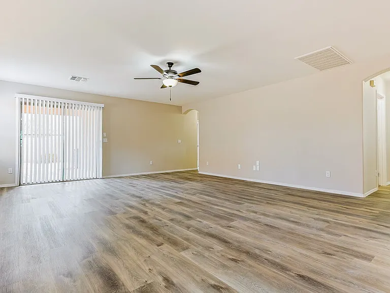 33897 N Wash View Rd — Photo 4