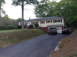 4 Hendrix Rd, Morrisonville, NY 12962