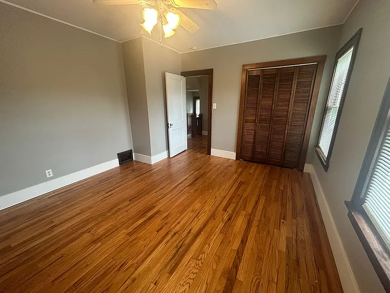 407 Frank St — Photo 18