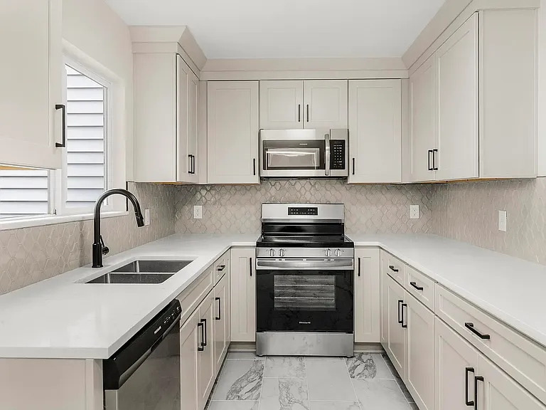 5702 Brentwood Meadows Cir — Photo 12