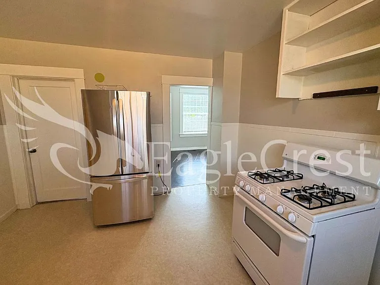 613 Locust St — Photo 12