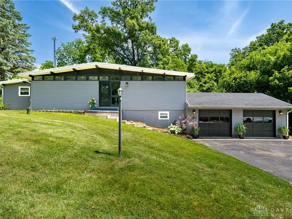 1100 Spruce Dr, Springfield, OH 45504