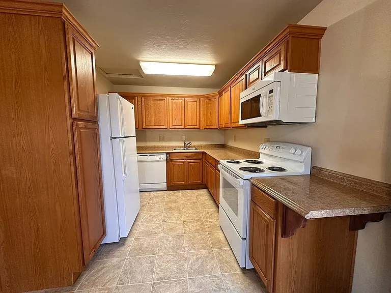 24966 Dunham Ave — Photo 4