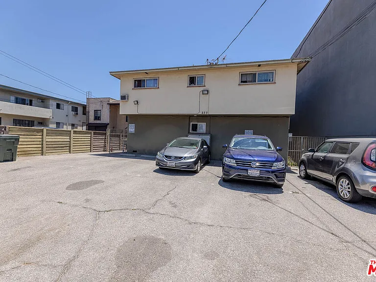 233 E Alameda Ave #A — Photo 22