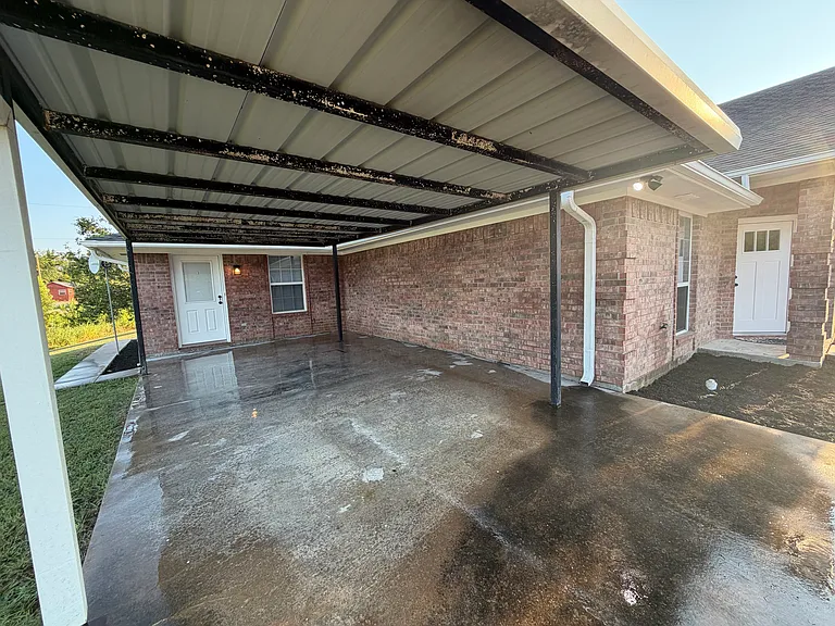 421 W Thomas St — Photo 24