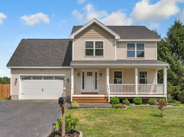 22 Cumberland Lane, Gorham, ME 04038