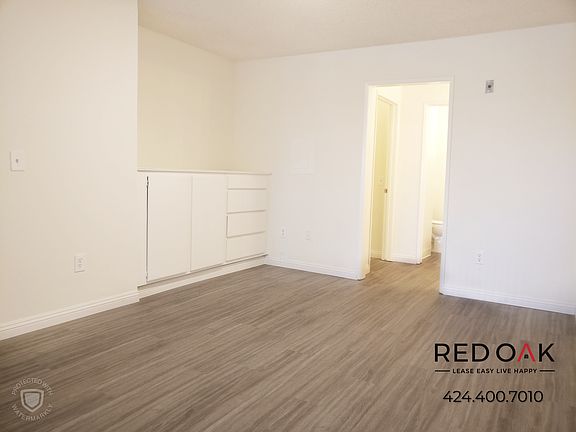 3rd image of 8430 Cedros Ave APT 334