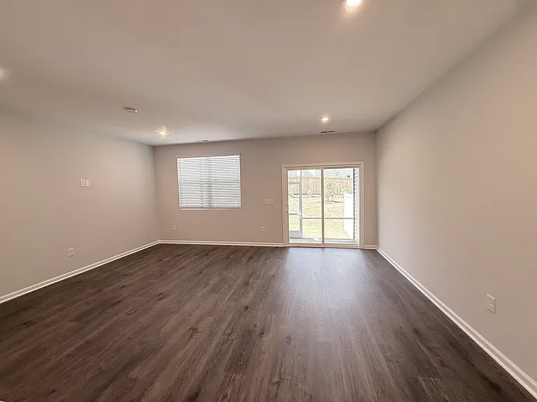 1365 Bessie Ct — Photo 6