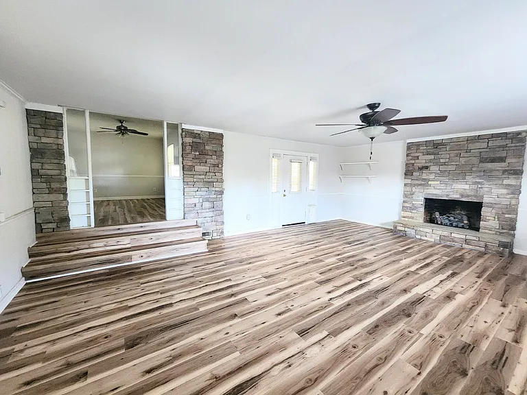 1512 Atwick Dr — Photo 2