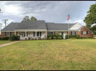 742 Oak Ridge Dr, Sand Springs, OK 74063