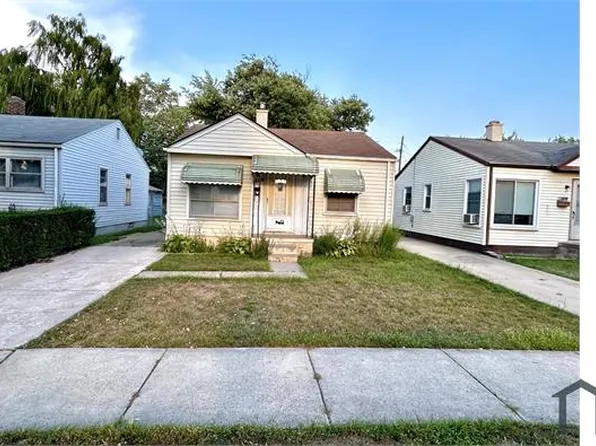 22446 Sharrow Ave, Warren, MI 48089
