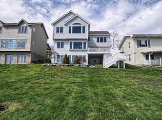 3423 Rolston Rd, Fenton, MI 48430