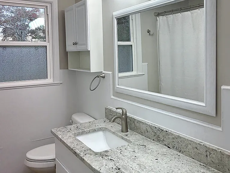 408 Lynette Dr — Photo 9