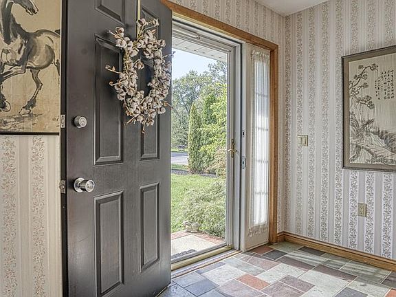 3rd image of 614 Bayside Dr