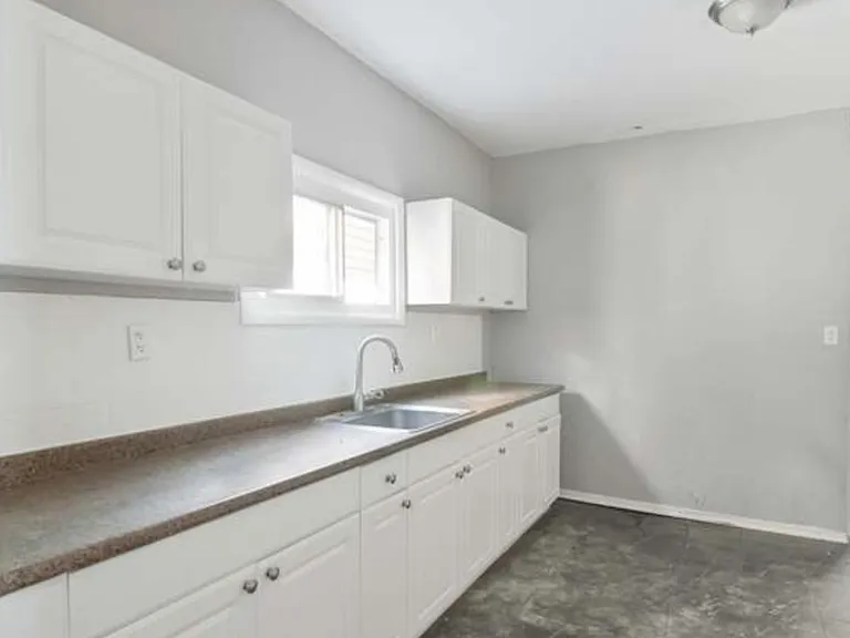 380 Leslie St #2 — Photo 2