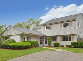 37 Pratt Dr, Newton, MA 02465