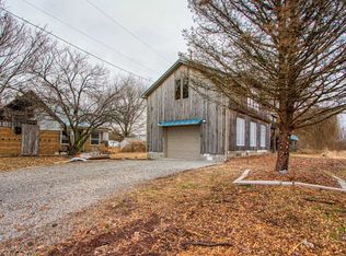 1001 Oliver Rd N, Wadesville, IN 47638