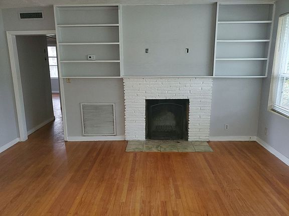 2nd image of 1433 Palm Ln