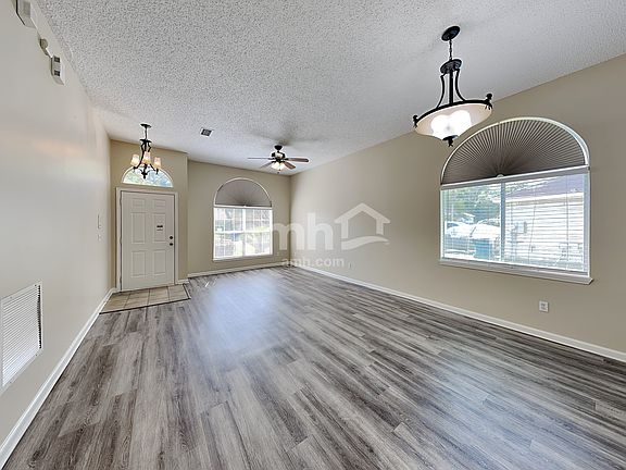 3rd image of 12780 Ayrshire Ct