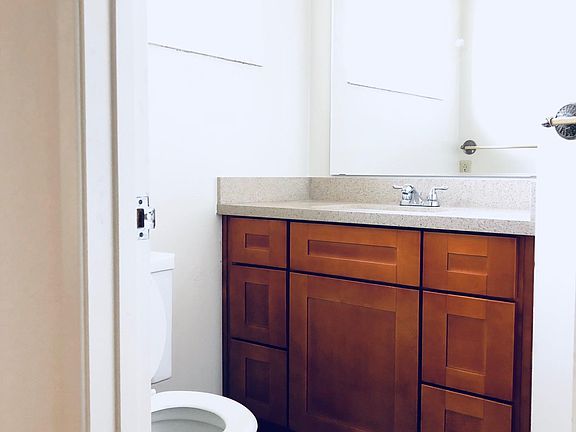 4th image of 1384 Kintyre Way