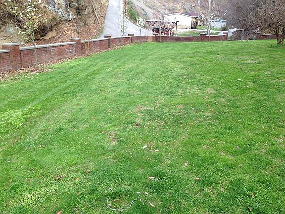 3rd image of 173 Kentucky Dr