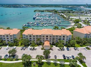 33 Harbour Isle Dr #303, Fort Pierce, FL 34949