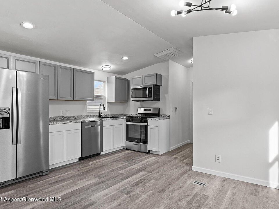 1st image of 227 E Tamarack Cir
