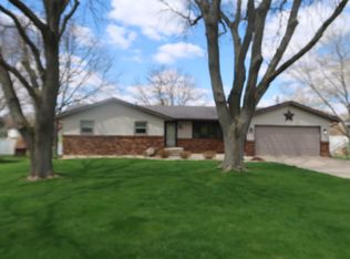 2412 Oriole Dr, Freeport, IL 61032