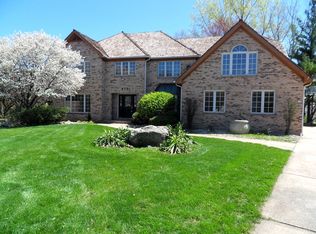 975 Dakota Cir, Naperville, IL