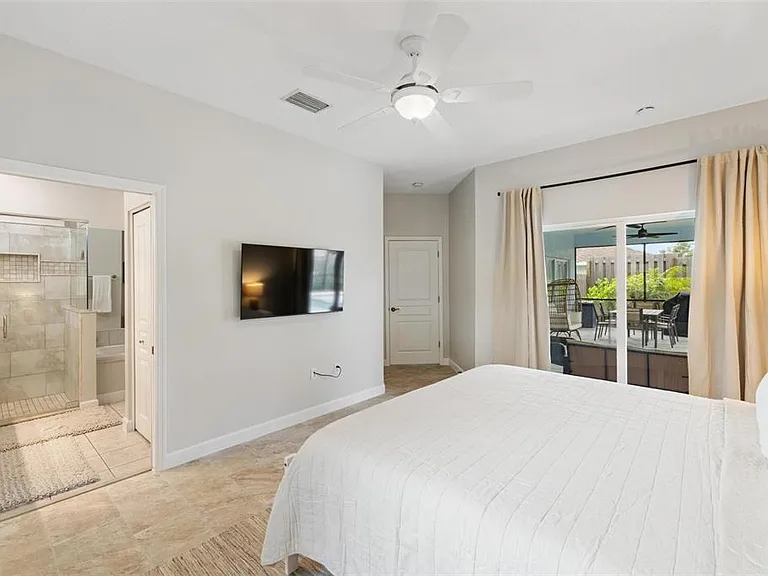 4360 Iola Dr — Photo 24