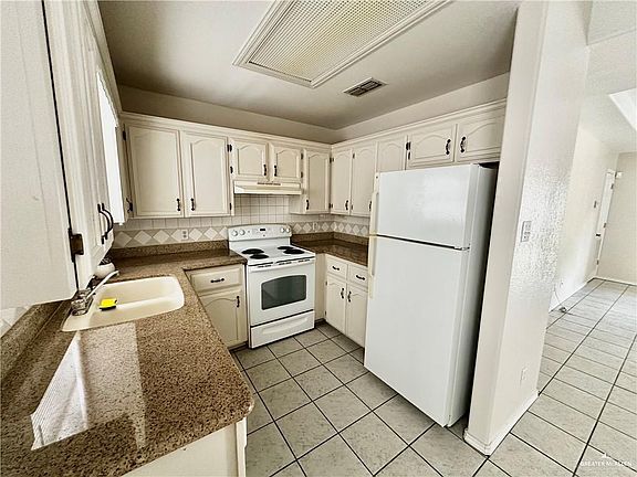 5th image of 1902 W Bronze St APT 3