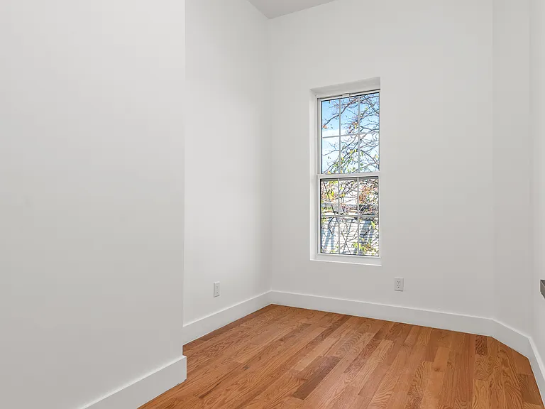 477 Fairview Ave #3L — Photo 13