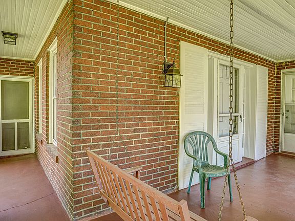 4th image of 704 Reynolds St