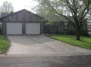 5212 NW Courtland Dr, Topeka, KS 66618