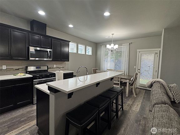 4th image of 3910 Maritime Drive SW