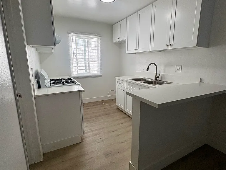 14839 Sherman Way #0 — Photo 1