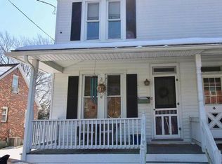 18 E Lemon St, Lititz, PA 17543