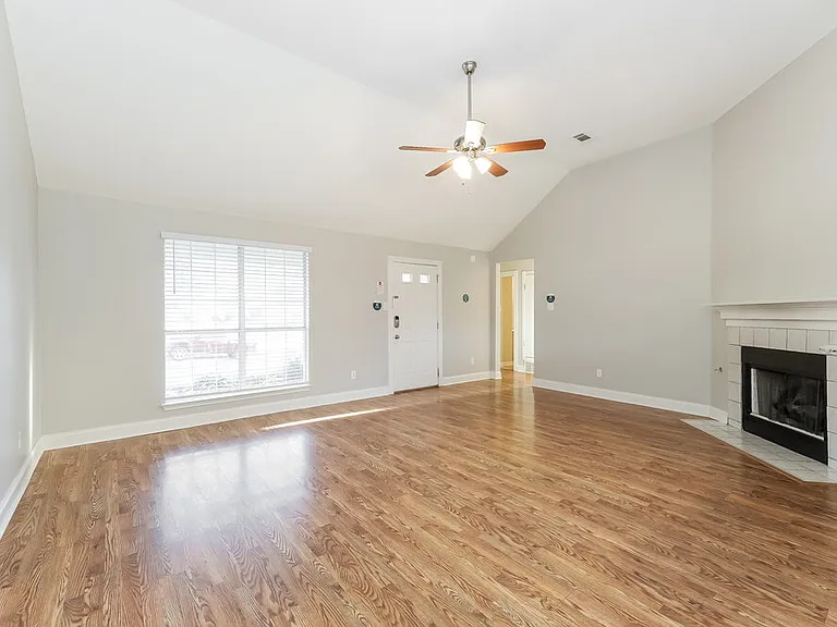 25 Oakridge Cv — Photo 4