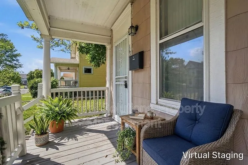 2 bed, 1.0 bath, 1107 sqft, $1,050 — Photo 3