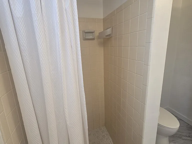 1630 Perry St #B — Photo 9