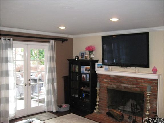 4th image of 218 N Harrington Dr