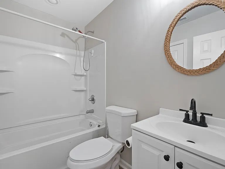 945 Captains Ct — Photo 19