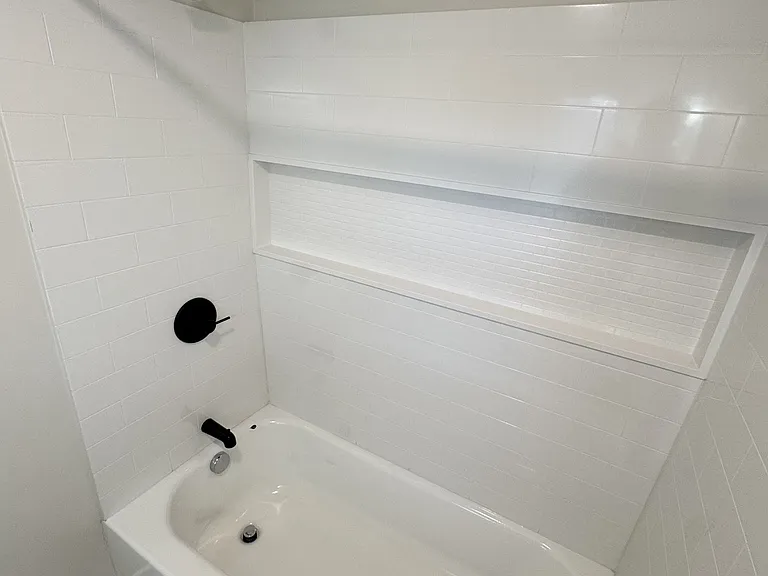 98 East Market Street — Photo 16