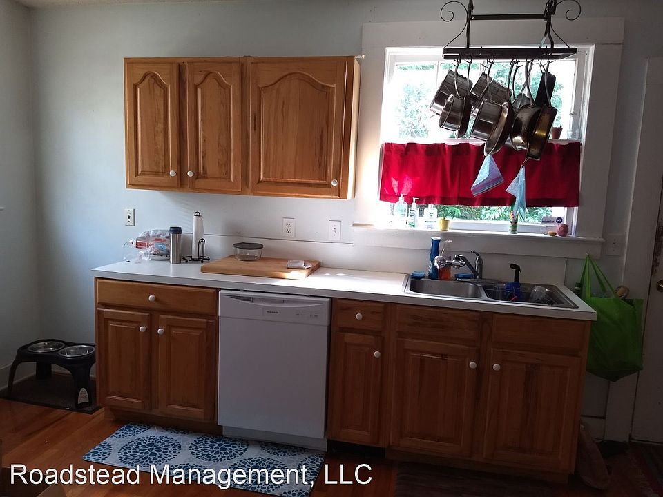 2nd image of 177 Gordon St