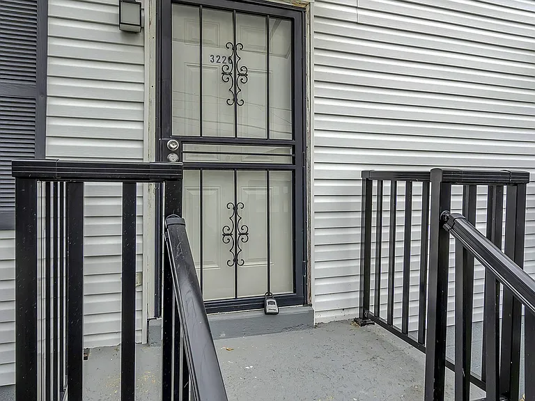 3226 Lincoln Ave — Photo 3