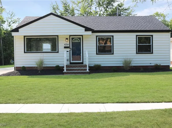 4214 Larkspur Ln, Warrensville Heights, OH 44128